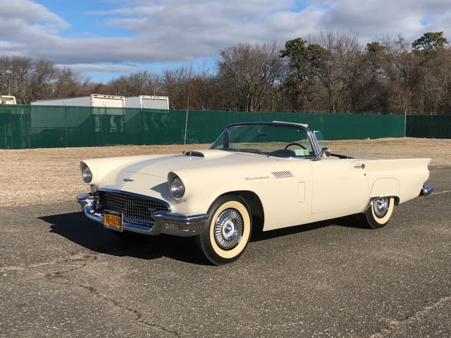 1957 Ford Thunderbird