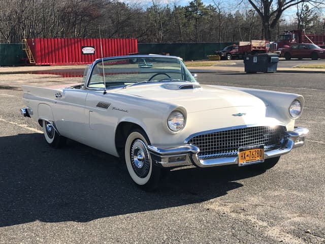 1957 Ford Thunderbird